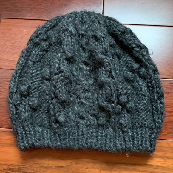 Ladies winter hat bundle - Picture 4 of 7